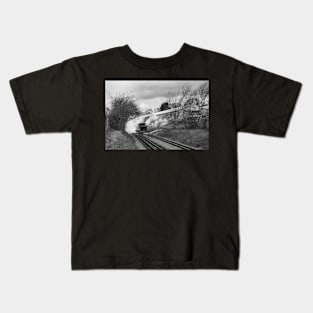 Smoking steam train Kids T-Shirt